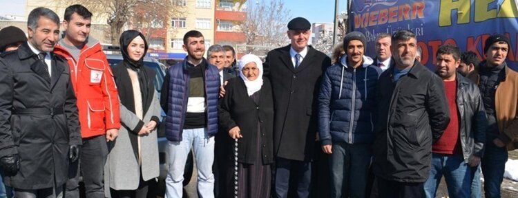 Evi yanan 10 aileye yardım yapıldı