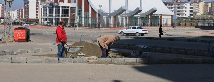 Beşikçiler Caddesine orta refüj çalışması
