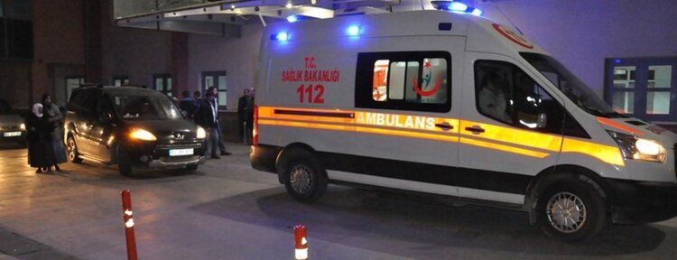 Otomobil şarampole yuvarlandı: Bir ölü 4 yaralı