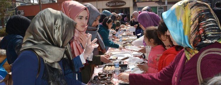 İHL öğrencilerinden Afrika yararına kermes