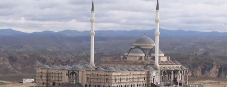 Müftü Erhan'dan yapımı devam eden camiler için hayırseverlere çağrı
