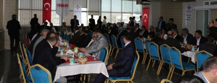 AKSOY, TÜRSAB yönetim kuruluyla yemekte bir araya geldi