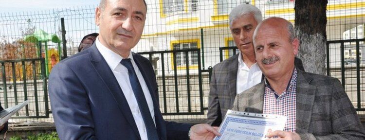Başarılı usta ve kalfalara belgeleri törenle verildi