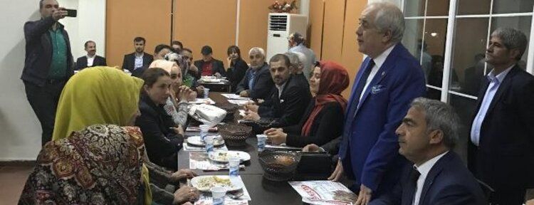 AK Parti’de saha elemanlarına moral yemeği
