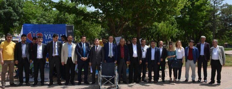 "Bir dakika yerime geçer misin”