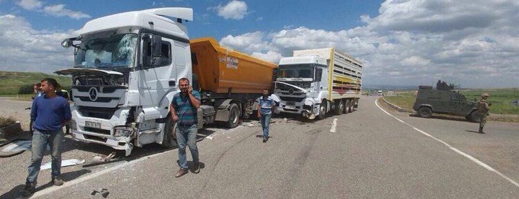 Batman’da zincirleme trafik kazası: 20 yaralı