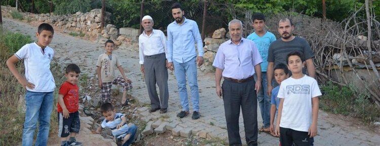 Mahalleli bozdurulan yollarının yapılmasını istiyor