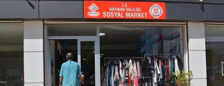 Batman’da ihtiyaç sahibi yüzlerce aile giydirildi