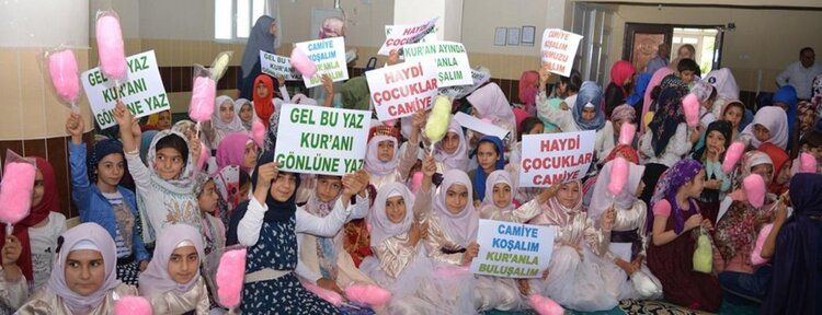 "Camiler çocuklarla çiçek açmış durumda"