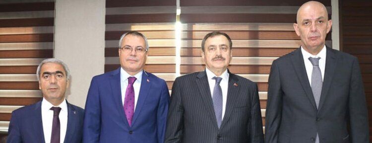 Bakan Eroğlu'ndan Belediye çalışmalarına övgü