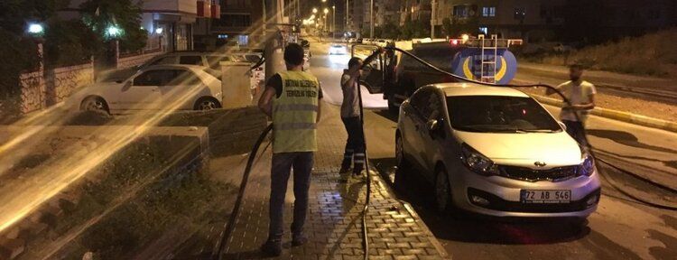 Cadde yıkamada zaman kavramı tanımıyoruz