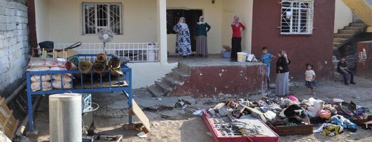 Umut Kervanı’ndan evi yanan aileye şefkat eli