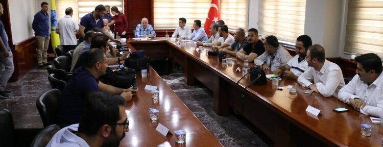 Sohbet havasında basın toplantısı