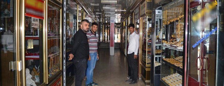 Batman esnafı elektrik kesintilerine çözüm istiyor