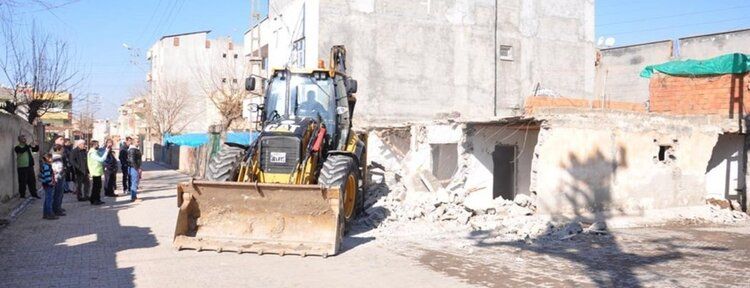 Umut Kervanı Batman’da yetim aileyi ev sahibi yaptı