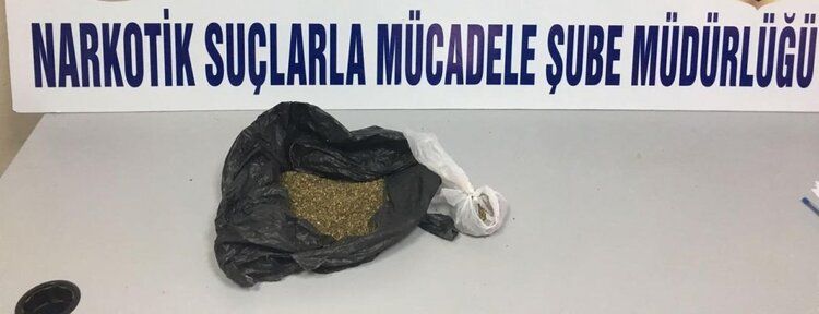 Küçük çocuğun üzerinde esrar bulundu