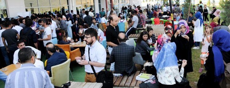 Batman Üniversitesi’nden 5.000 öğrenciye aşure ikramı