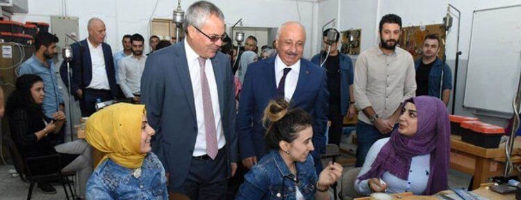 Vali Deniz, Batman Üniversitesi Merkez Kampüsünü ziyaret etti