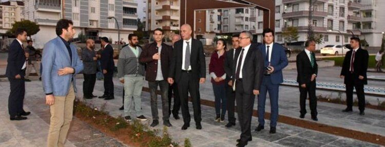 Vali Deniz Yeni parkları inceledi