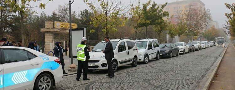Trafik güzergâhında oto satışına yasak