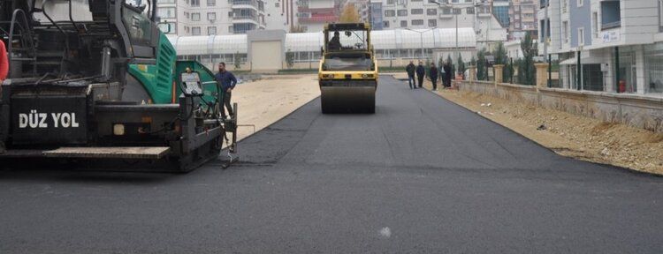 Belediyeden kış mevsiminde de asfalt serimi