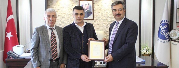 Batmanlı hayırsever dükkânlarını Kur’an kursları için vakfetti