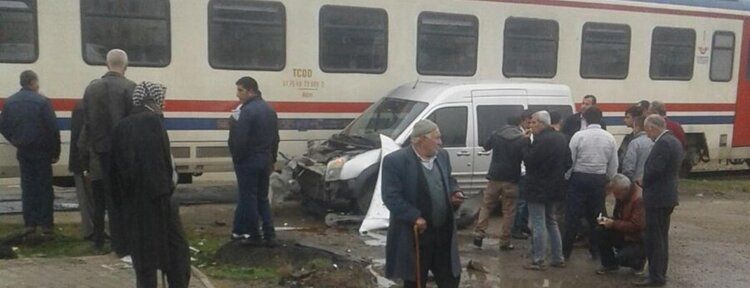 Batman'da hemzemin geçitte kaza