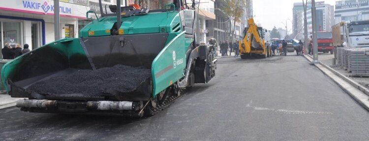 Servis yolu asfaltlandı