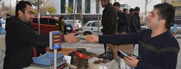 Batman'da kestane ve palamut kebabına rağbet