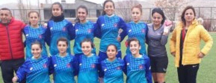 Kadın Futbol Takımı doludizgin devam ediyor