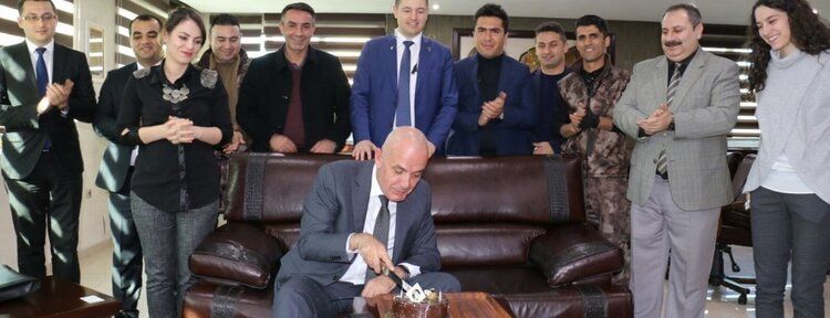 Personelinden Başkan Vekili Aksoy'a sürpriz