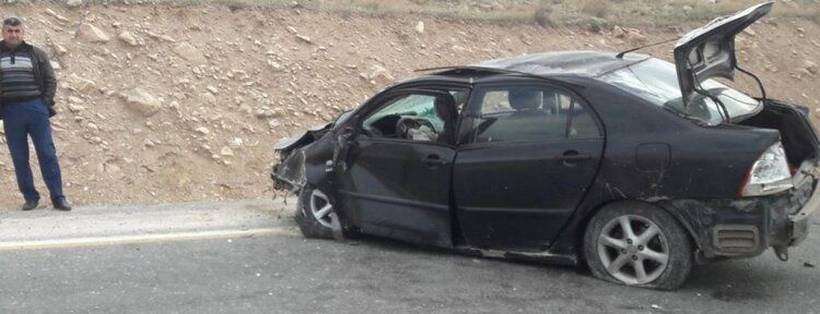 Takla atan otomobilden yara almadan kurtuldular