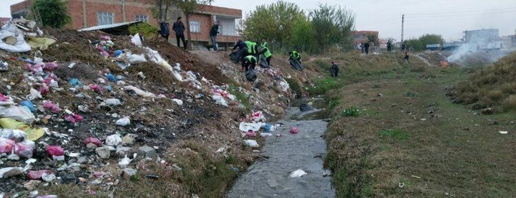 Bir yılda 17 bin kilometre yol süpürüldü