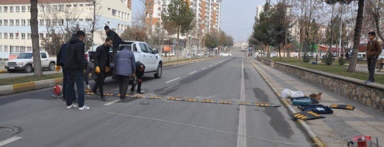Okul bölgelerine hız kesici önlemi