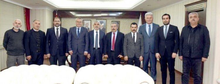 Yeni Dünya Vakfı’ndan Vali Deniz’e ziyaret