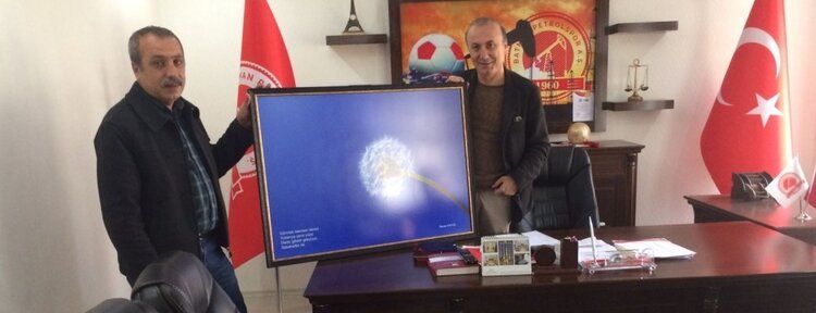 Kavuş’tan Petrolspor’a anlamlı hediye