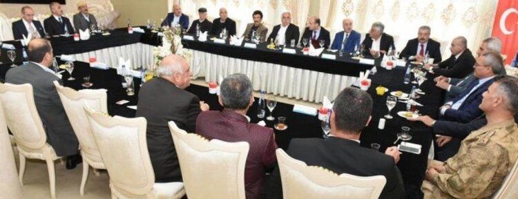 Vali Deniz Aşiret liderleriyle bir araya geldi