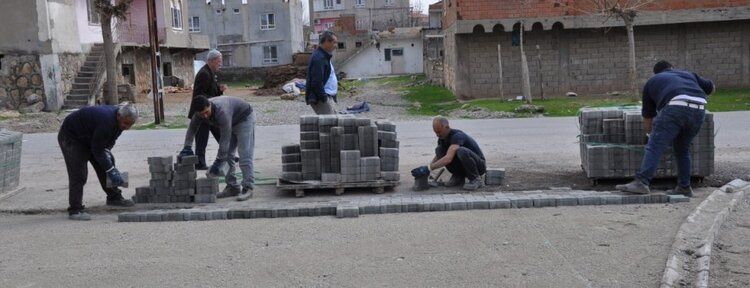 Belediyenin başarılı 2017 yılı kaldırım ve yol hizmeti karnesi