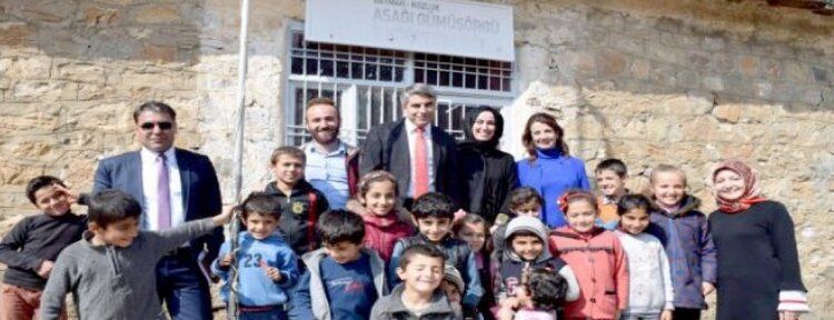 Kozluk İlçe Milli Eğitim Müdüründen köy okuluna ziyaret