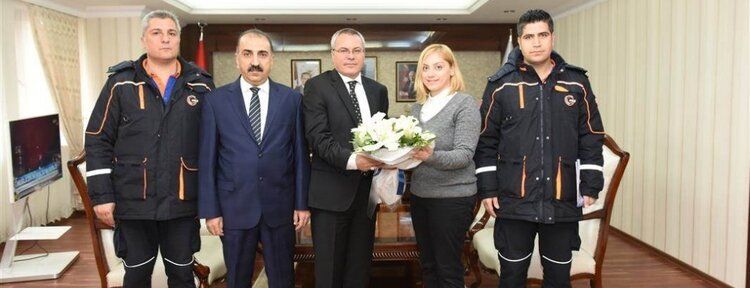 AFAD personelinden Vali Deniz’e “Deprem Haftası” ziyareti