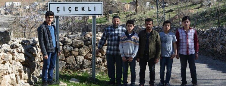 Çiçekli halkı sorunlarına çözüm bekliyor
