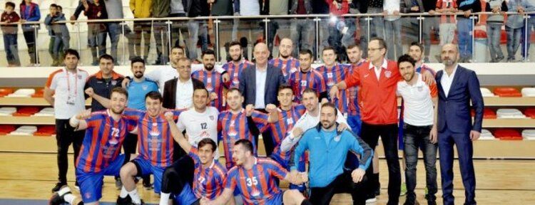 Hentbol takımı süper ligin kapısını araladı
