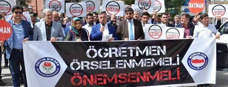 Eğitimcilerden 'Öğretmen Performans Sistemi'ne tepki