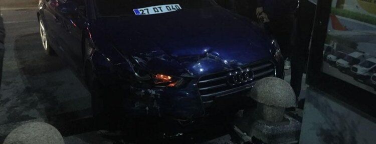 Kırmızı ışıkta trafik kazası: 6 yaralı