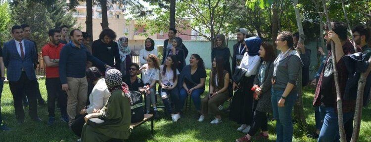 Öğrenciler PKK’nin katlettiği öğretmenin okulunu ziyaret ettiler