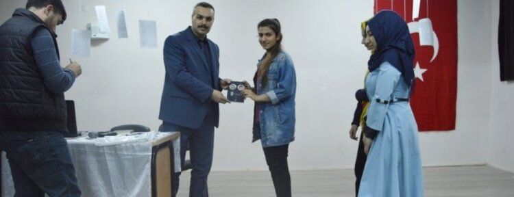 Beşiri’de ‘Başarıda Arkadaş Seçimi’ konferansı