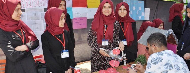 İHL öğrencilerinden “TÜBİTAK Bilim Fuarı”