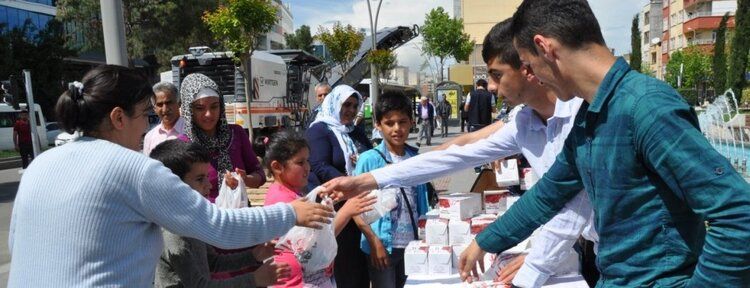 Berat Kandili dolayısıyla, kandil simidi dağıtıldı