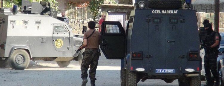 FETÖ operasyonu: 25 gözaltı