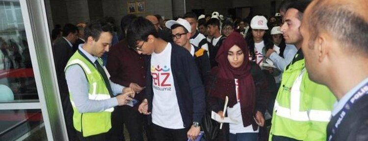 Yirminci öğrenci kafilesi Samsun'a gitti